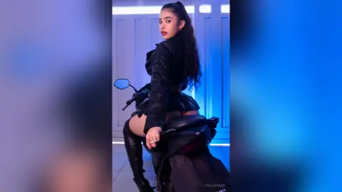 LisaLedger — Moto mommy😛