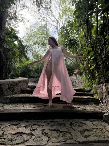 GoddessAngelicAmira — Streamate Photos