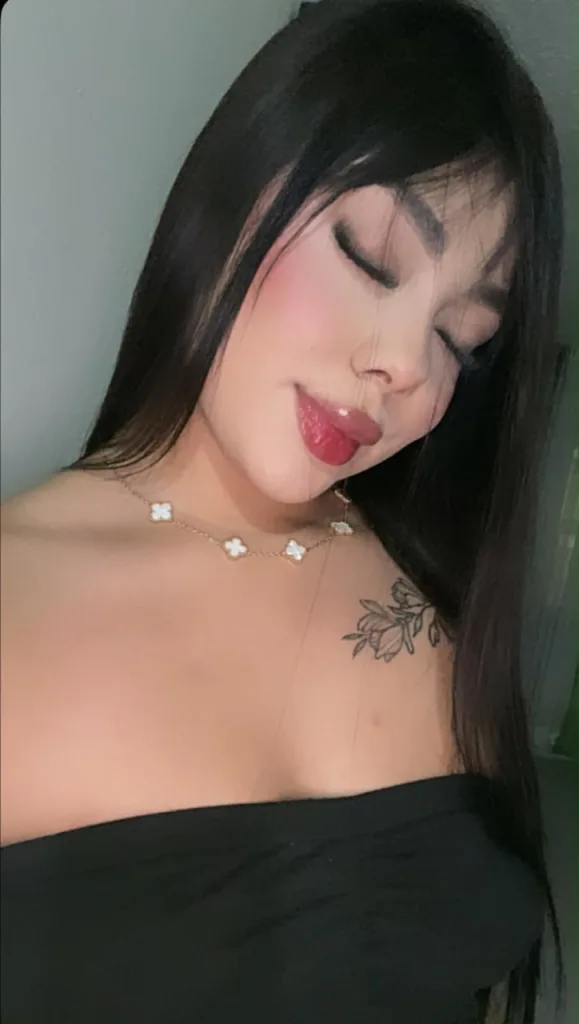 Nyla_velvet