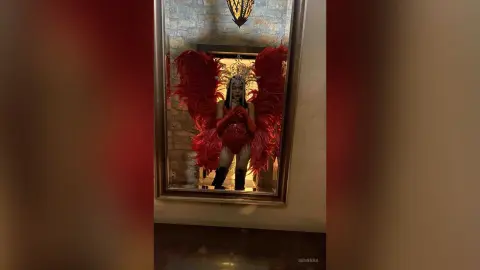 Semirra — Mirror selfie 