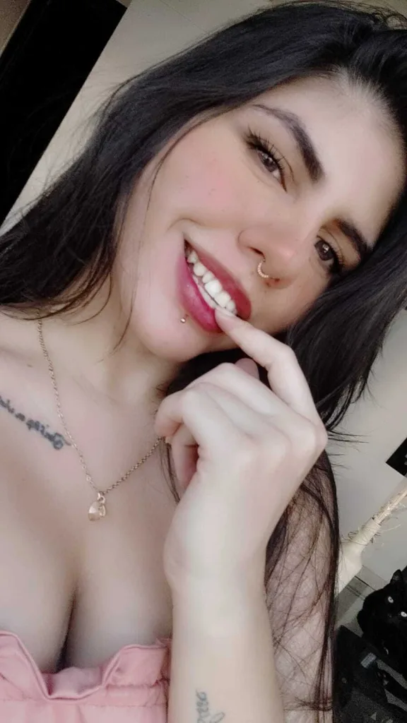 SilverMistt — Streamate Photos