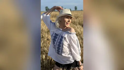 EmmaAmstrong — natural beauty