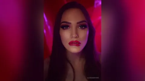 AlienaMoore — Lips