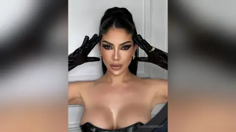NicolleBennett — 𝓞𝓼𝓬𝓲𝓵𝓵𝓪𝓽𝓲𝓷𝓰 𝓭𝓮𝓹𝓽𝓱𝓼