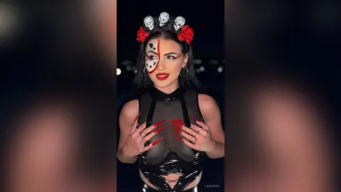 LeaNoire — Dark glamour unleashed.