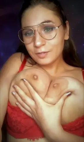 Bustyprincessleila — Streamate Photos