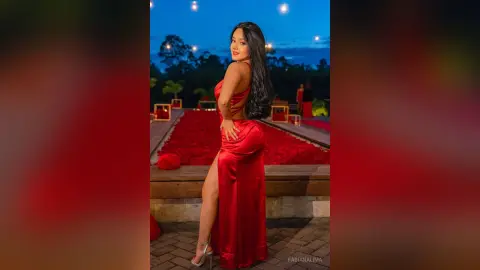 FabianaLima — Silk Red! 💋