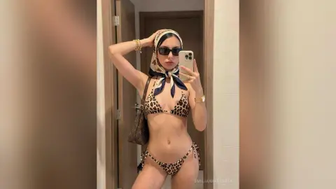 EmilianaEscobar — Girl on the beach☀️
