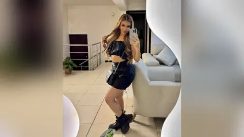 ChloeNova — 💋
