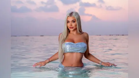 Claire — Beach time 😊