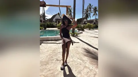 ElliePeyton — Vacation 🏝️🌊