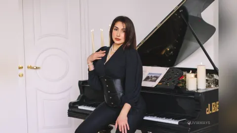 OliviaWays — lady at the piano🎹