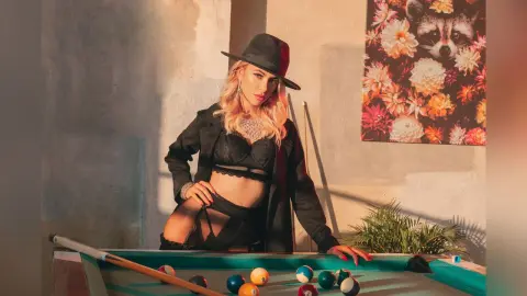 ArianaRoux — teach me 