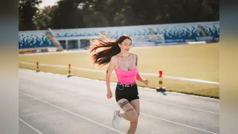Julya — Run with me
