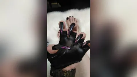 NinaLeaderman — Nails