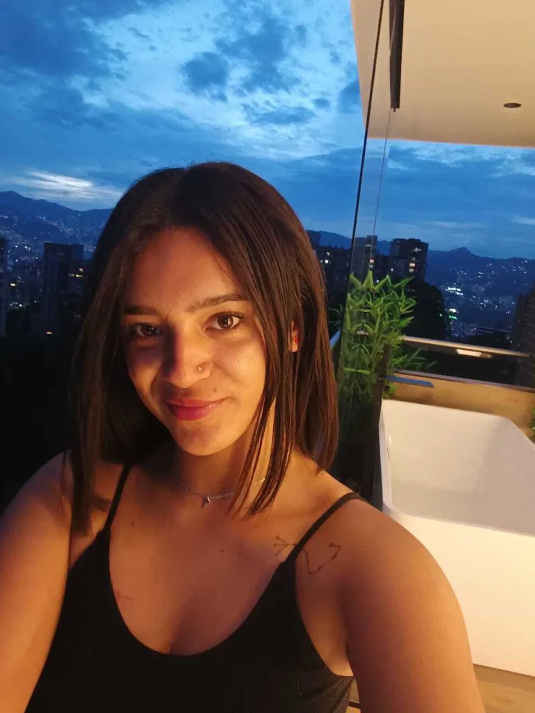Emilie_Clark — Streamate Photos