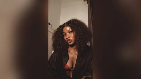ElsieDavid — Pretty 😍 and dangerous