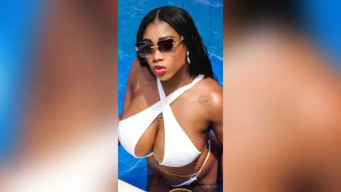 FarahLucy — Sexy face 🌻🍉