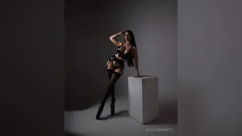 NicolleBennett — Øηє Мσяє Łσσк