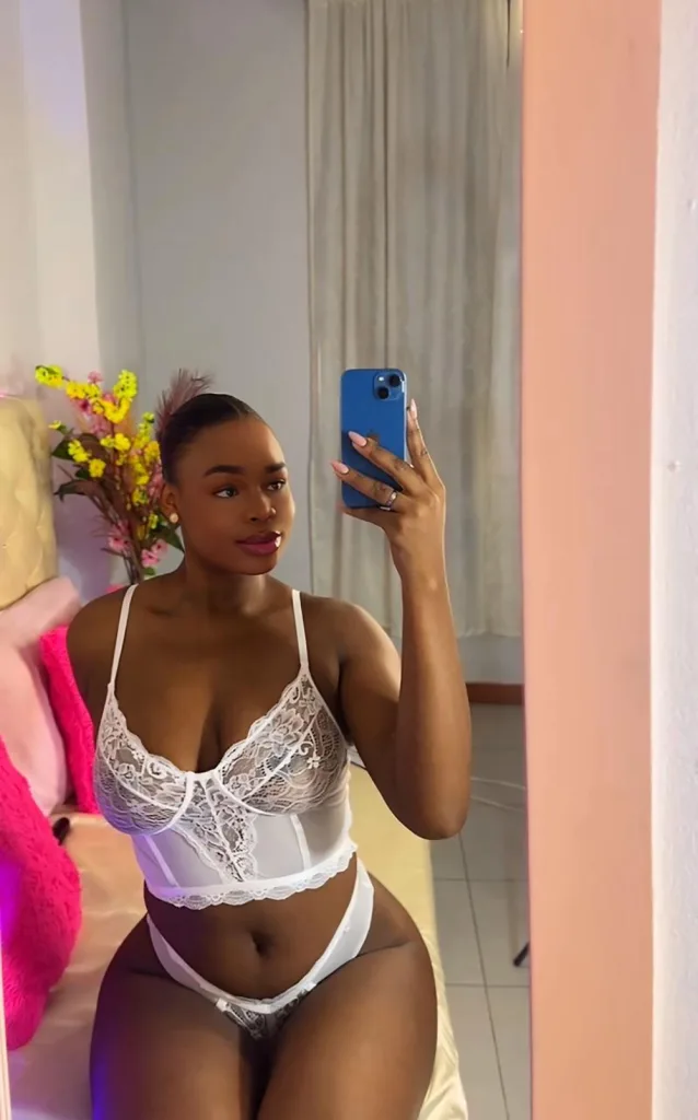 VenusW18_Lm — Streamate Photos