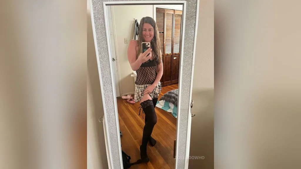 ZoeeBooWho — Steamy Snap ShotZ