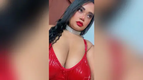 NiaCorelli — Red Girl 🔥
