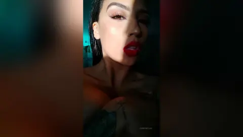 CourtneyLou — Shower 🔥😏