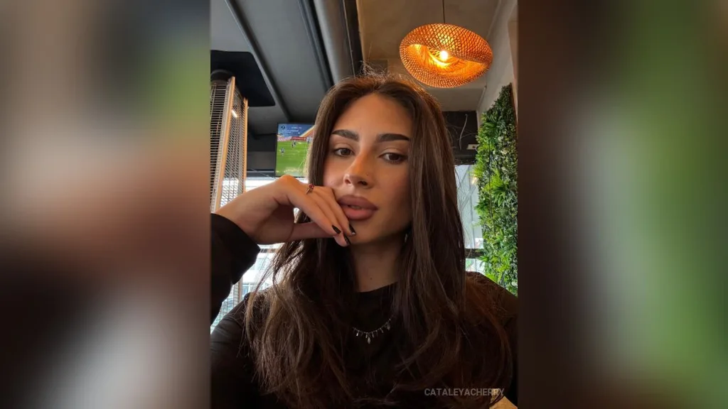 CataleyaCherry — Cataleya