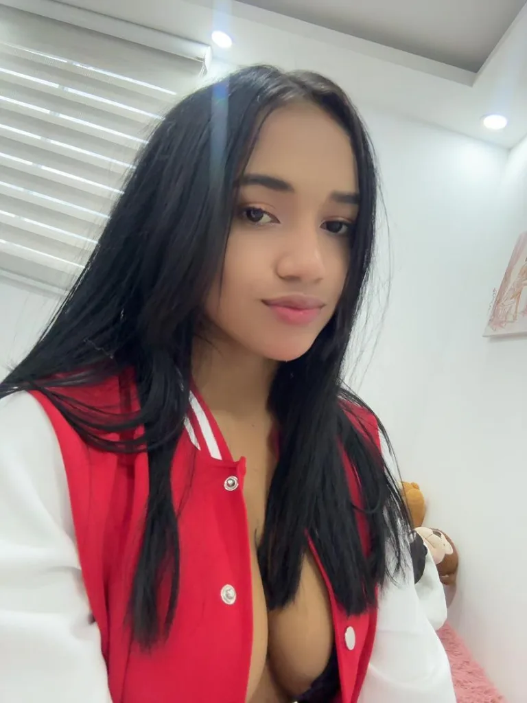 Britneyluna — Streamate Photos