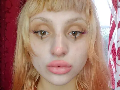 LeylaHugg cam model