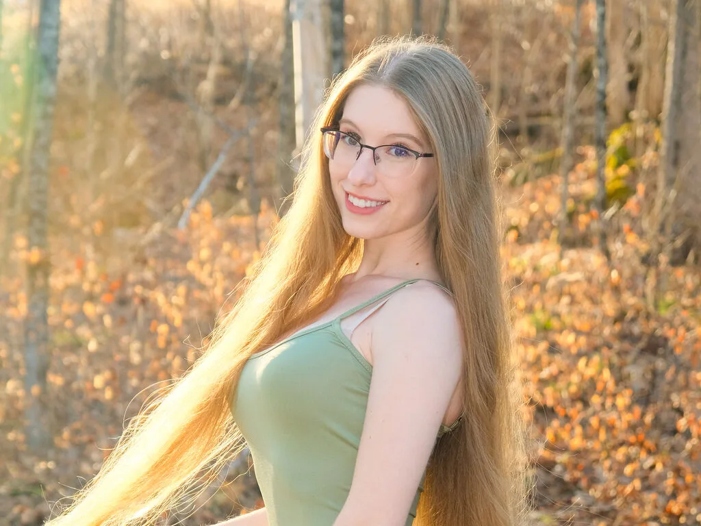 LaceyBloom — live cam