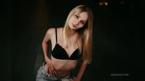 AmandaLeen — .