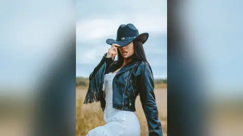 IngridSaint — Into the Wild