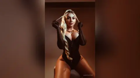 GabyPastori — strike a pose!