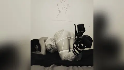 CarlaVendome — Noir