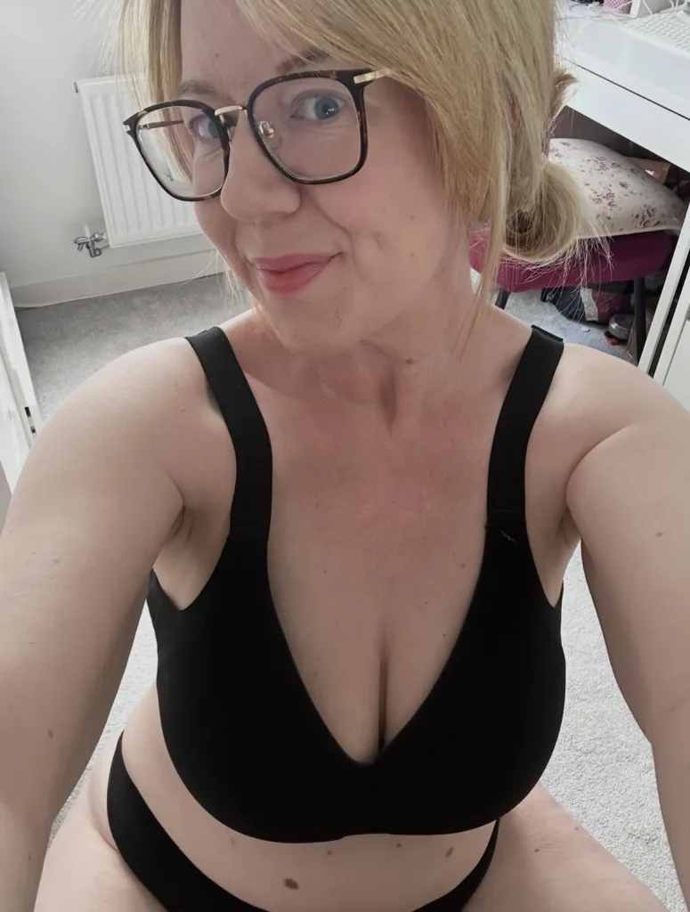 CharleyGirl40 — Streamate Photos