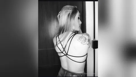 CharlotteSky — Kisses 