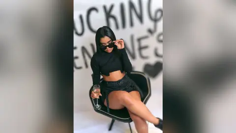 MilyThomas — 🖤🖤