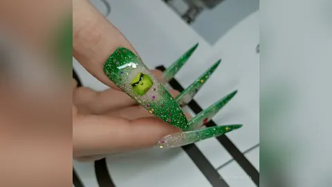 AlexaZaryanova — Nails