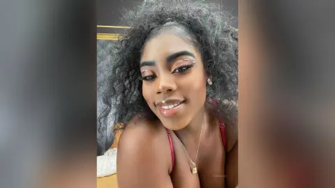 FarahLucy — 🖤