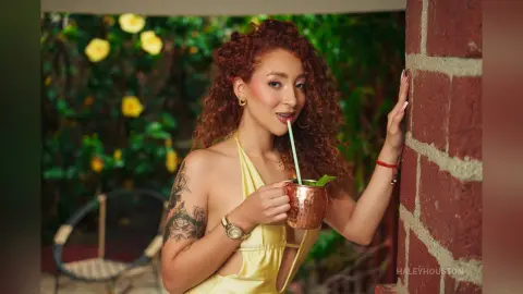 HaleyHouston — Sugar, spice, and curves