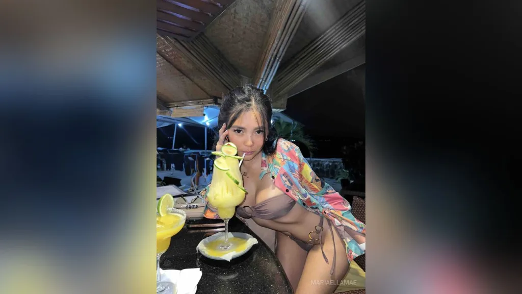 MariaEllamae — Come and taste me 👅