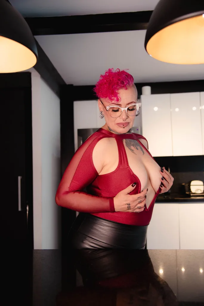 SandyMistresss — Streamate Photos