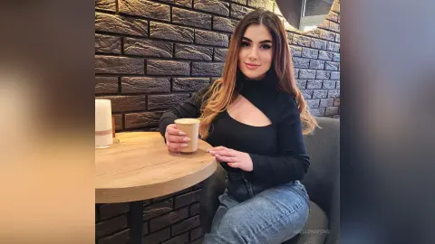 AdelLonsford — sexy selfi