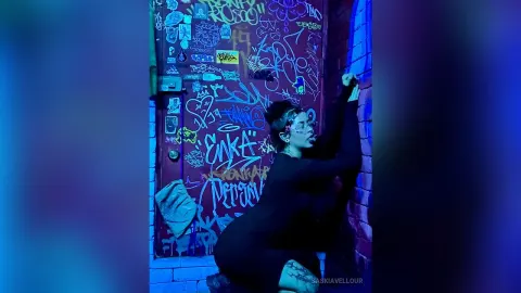 SaskiaVellour — Urban girl