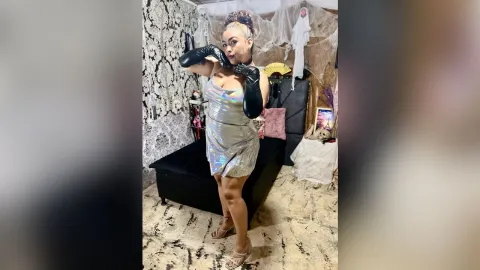 CattleyaBron — Come and check out my content😚