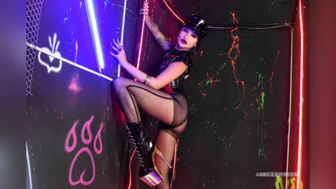 AmeliePiercen — Long legs sexy