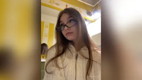 Ameliamimo — Secret Smile