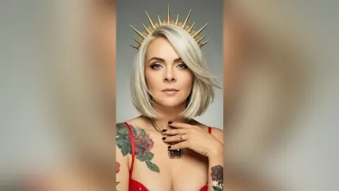 VickyAndrews — Vicky 2026