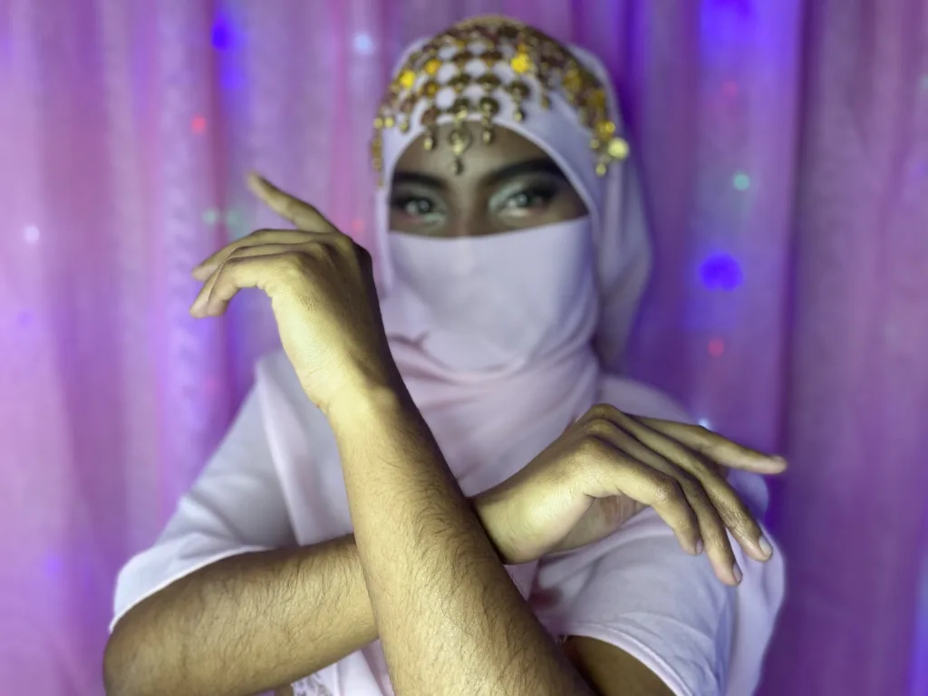 Hazmina_Al_Shaban — Streamate Photos